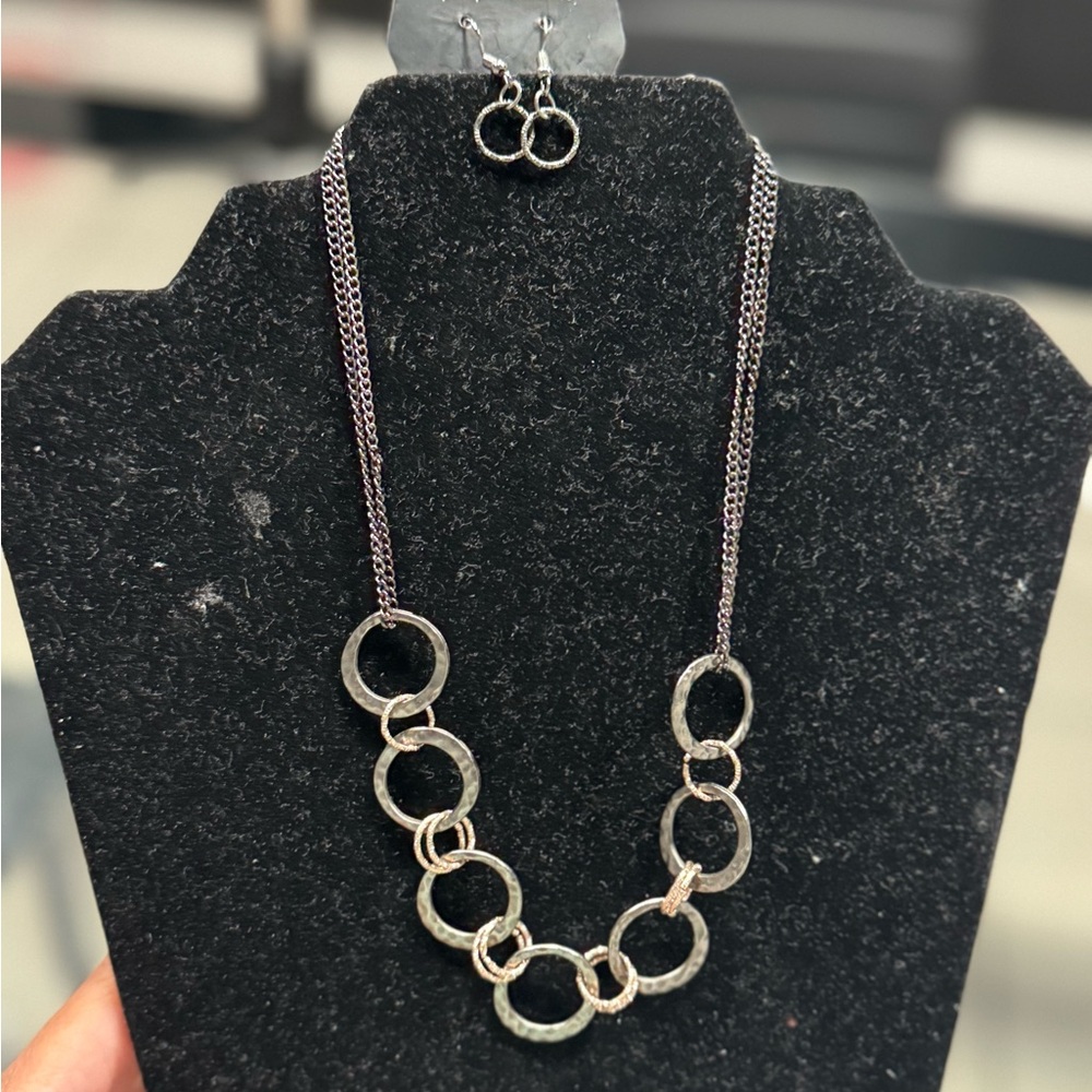 Elegant Silver Circle Necklace and Earring Set